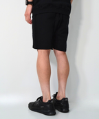 アスレジャーブランド Engross（エングロス）のSweat Shorts（スウェットショーツ）ブラック モデル着用イメージ