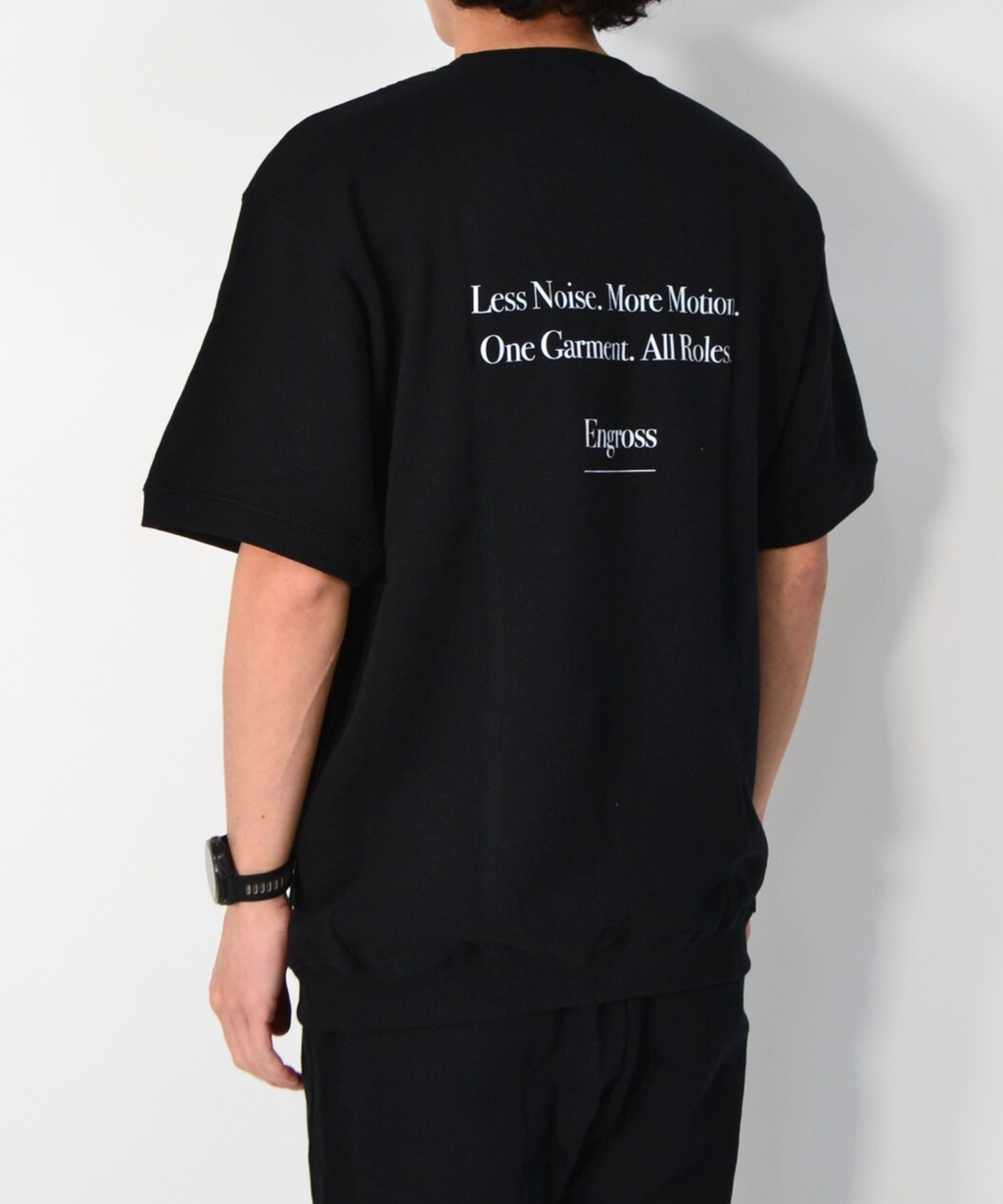 アスレジャーブランド Engross（エングロス）のSweat Short Sleeve（スウェットショートスリーブ）ブラック モデル着用イメージ