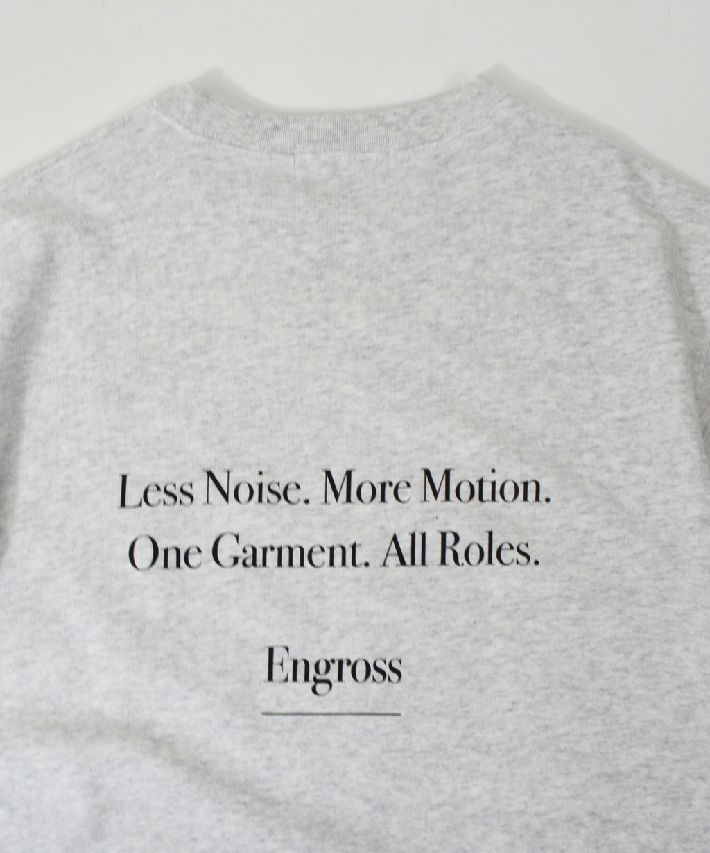 アスレジャーブランド Engross（エングロス）のSweat Short Sleeve（スウェットショートスリーブ）グレー 置き画像 バックプリント