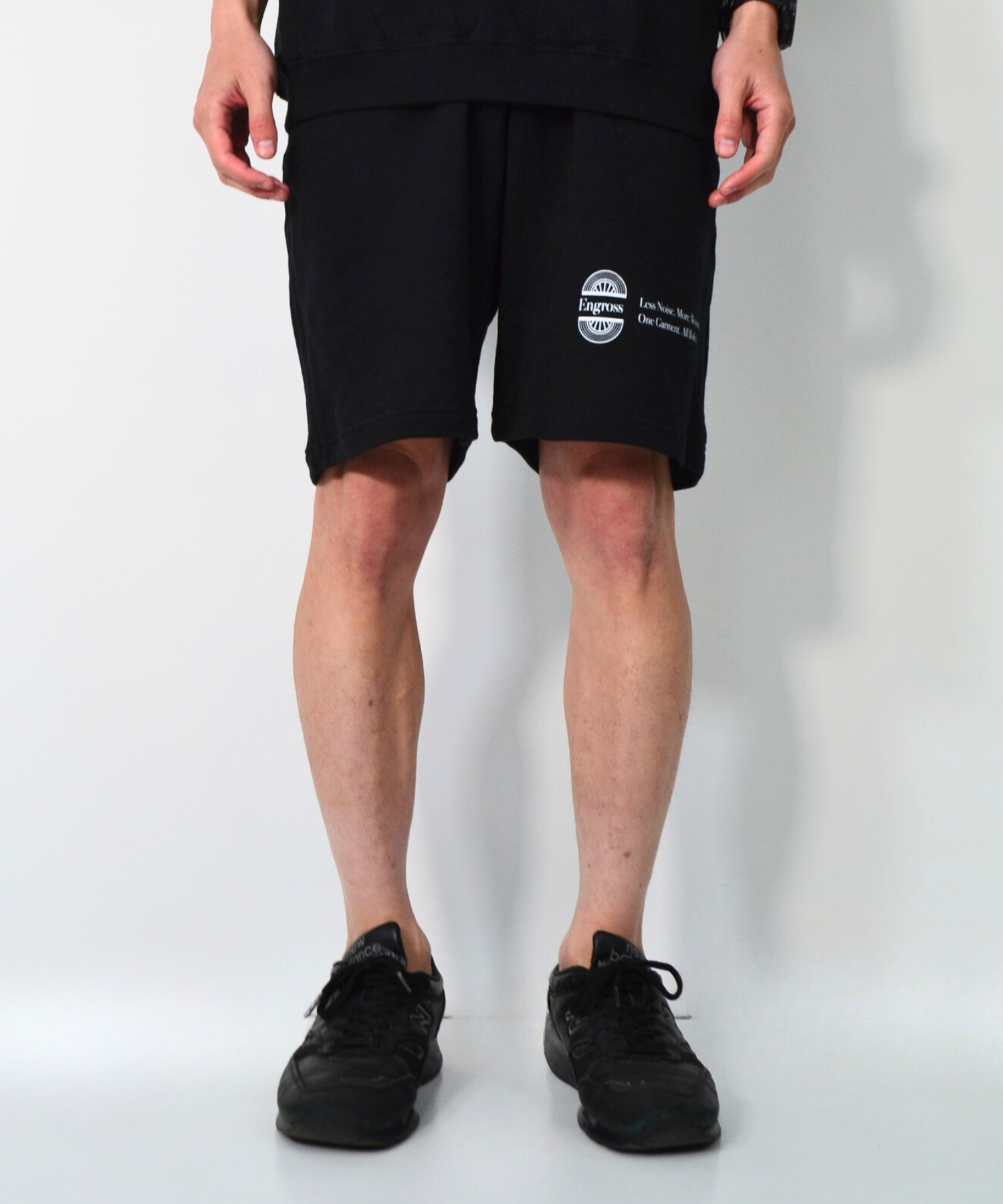アスレジャーブランド Engross（エングロス）のSweat Shorts（スウェットショーツ）ブラック モデル着用イメージ