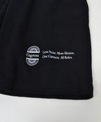 アスレジャーブランド Engross（エングロス）のSweat Shorts（スウェットショーツ）ブラック 平置き画像 ロゴ
