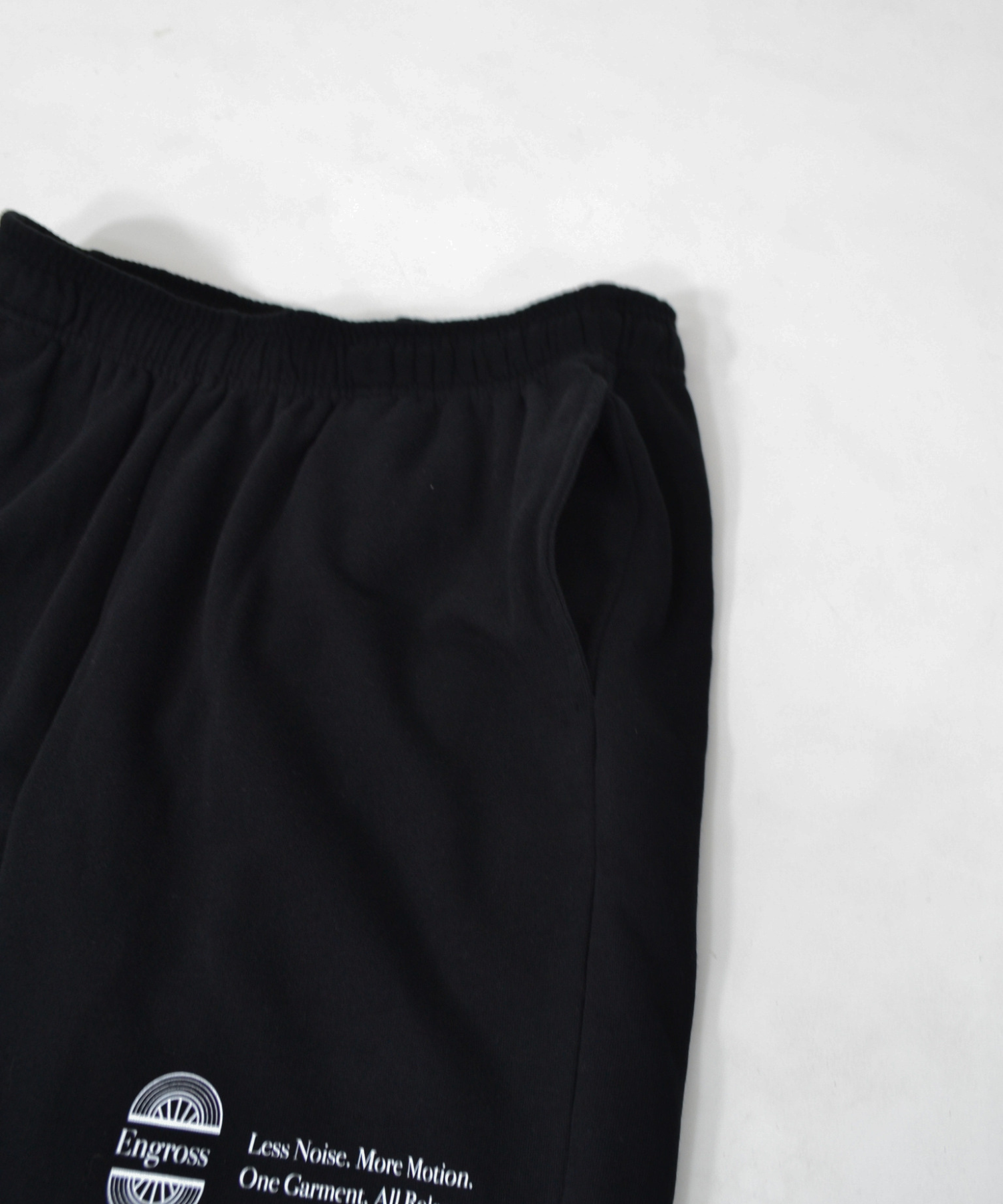 アスレジャーブランド Engross（エングロス）のSweat Shorts（スウェットショーツ）ブラック 平置き画像 ポケット