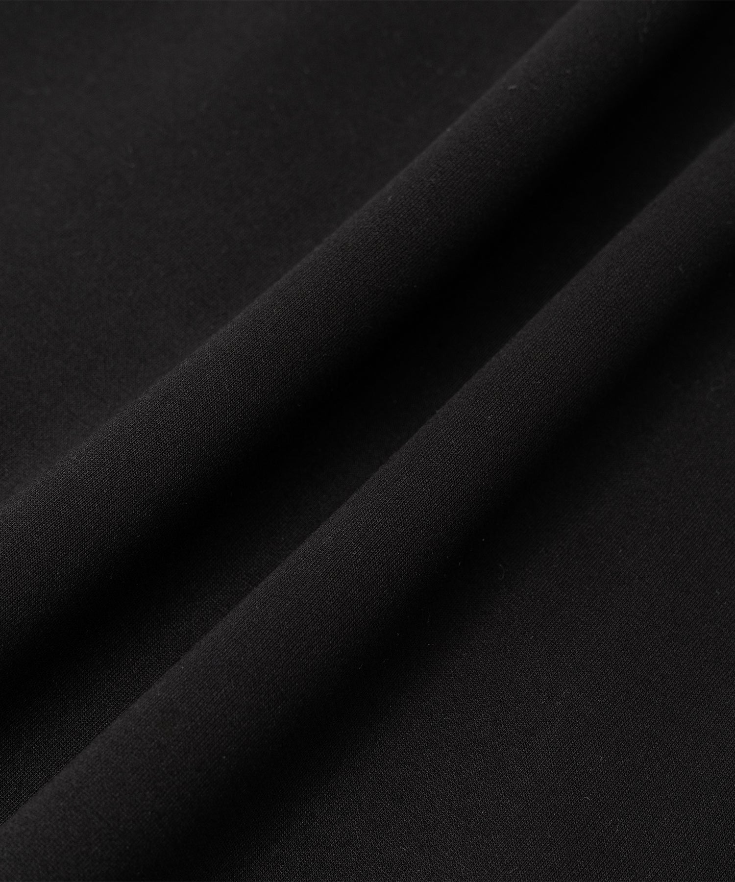 アスレジャーブランド Engross（エングロス）のMidweight Long Pants（ミッドウェイトロングパンツ）ブラック 生地寄り画像