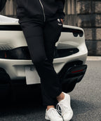 アスレジャーブランド Engross（エングロス）のMidweight Long Pants（ミッドウェイトロングパンツ）ブラック モデル着用イメージ