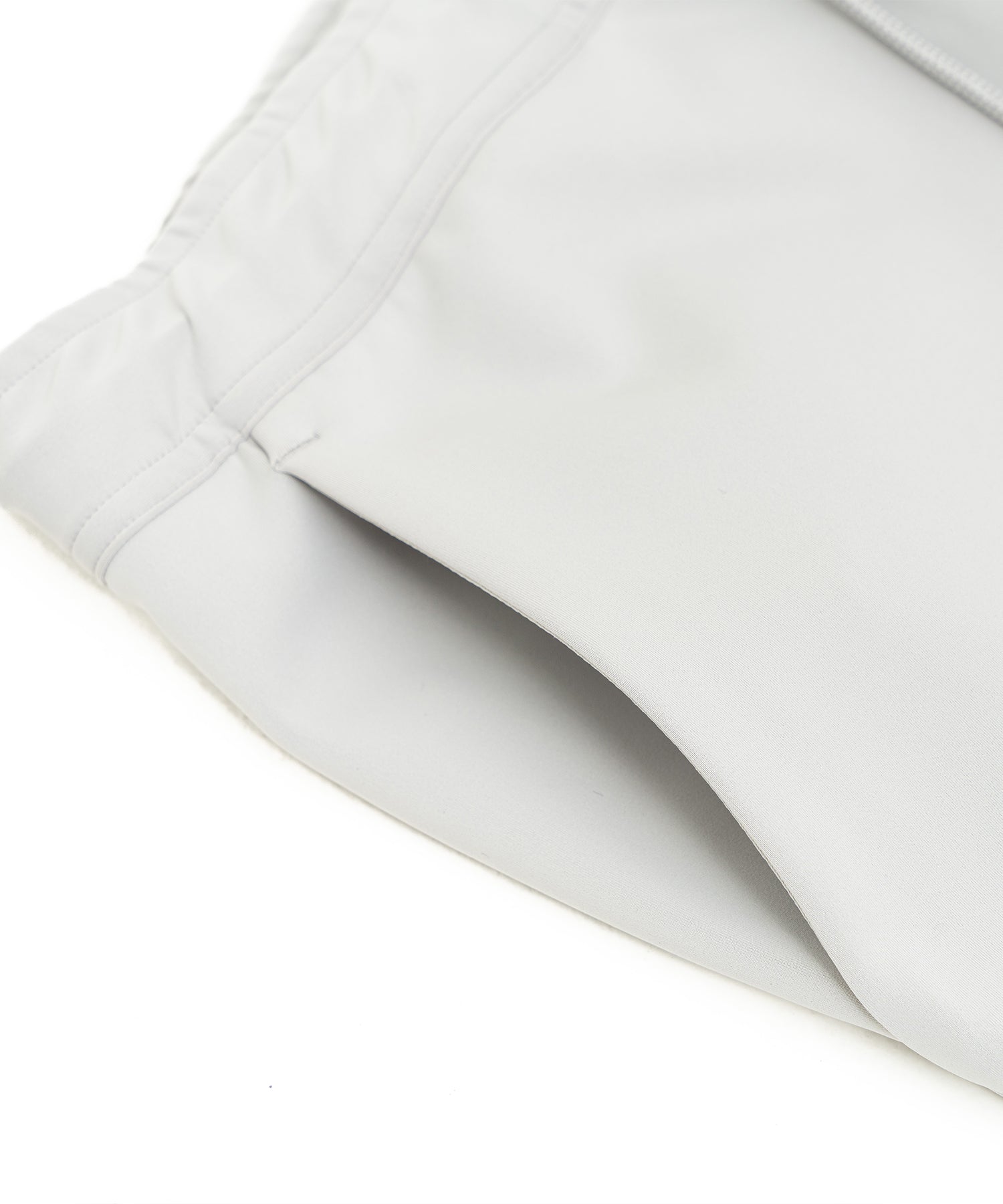 アスレジャーブランド Engross（エングロス）のLightweight Long Pants（ライトウェイトロングパンツ）グレー 平置きアイテム画像