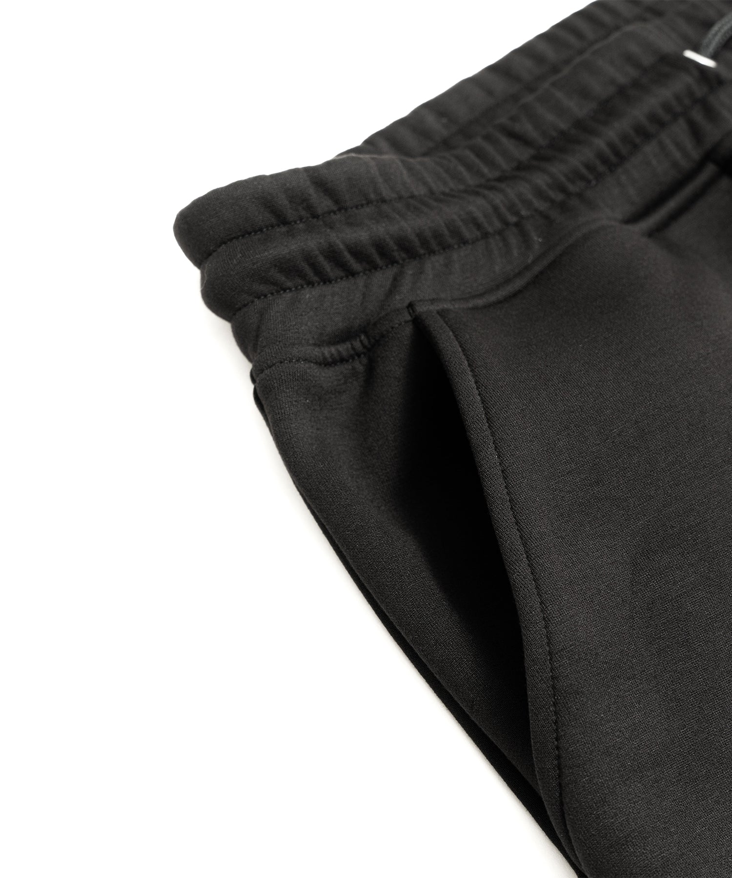 アスレジャーブランド Engross（エングロス）のLogo Half Pants（ロゴハーフパンツ）ブラック 平置きアイテム画像