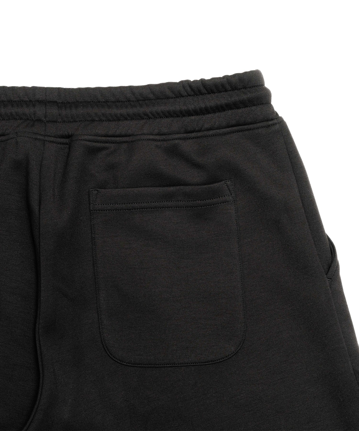 アスレジャーブランド Engross（エングロス）のLogo Half Pants（ロゴハーフパンツ）ブラック 平置きアイテム画像