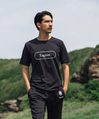 アスレジャーブランド Engross（エングロス）のTrack Logo T-shirt（トラックロゴTシャツ）ブラック モデル着用イメージ