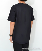 アスレジャーブランド Engross（エングロス）のTrack Logo T-shirt（トラックロゴTシャツ）ブラック モデル着用イメージ