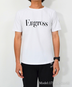 アスレジャーブランド Engross（エングロス）のDouble Logo T-shirt（ダブルロゴTシャツ）ホワイト モデル着用イメージ