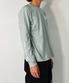 アスレジャーブランド Engross（エングロス）のOrganic Cotton Long Sleeve T-shirt（オーガニックコットンロングスリーブTシャツ）ライトグリーン モデル着用イメージ