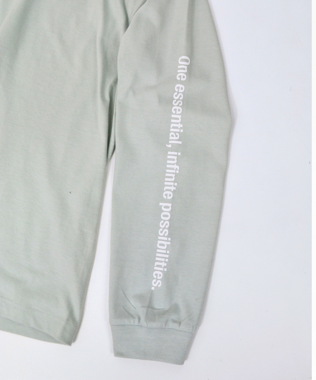 アスレジャーブランド Engross（エングロス）のOrganic Cotton Long Sleeve T-shirt（オーガニックコットンロングスリーブTシャツ）ライトグリーン 袖プリント